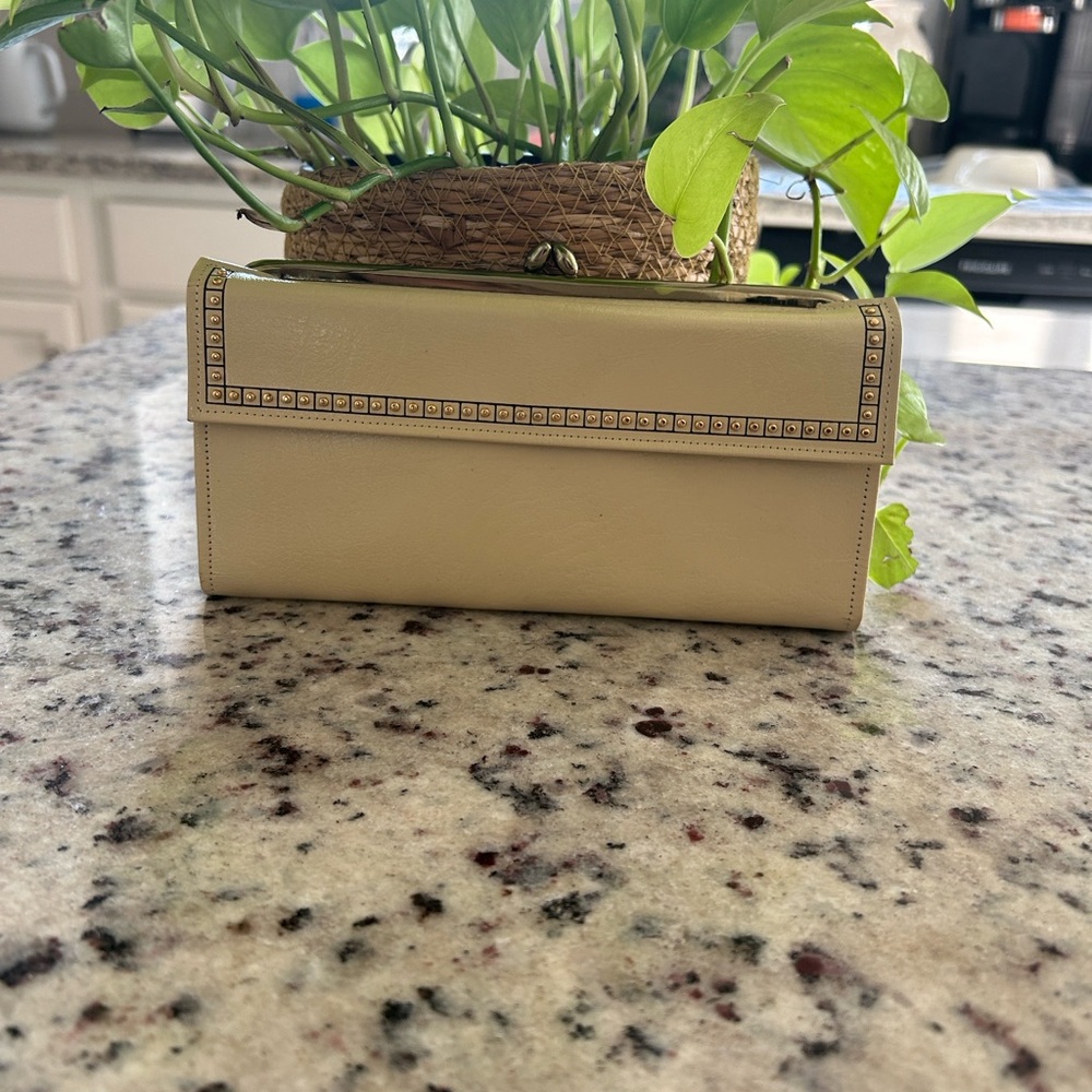Vintage 1960’s Cream Wallet